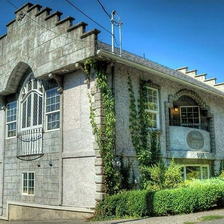 The Castle Villa Chemainus Buitenkant foto